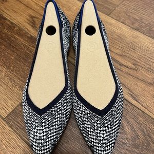 Rothy’s 7.5 Navy Houndstooth